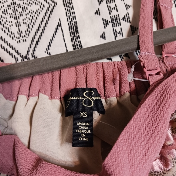 Jessica Simpson Trisha Cold Shoulder  Top - Picture 7 of 9